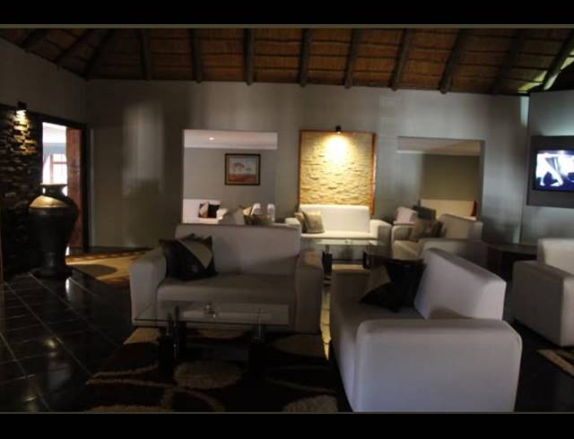M² LODGE FOR SALE IN ZEERUST